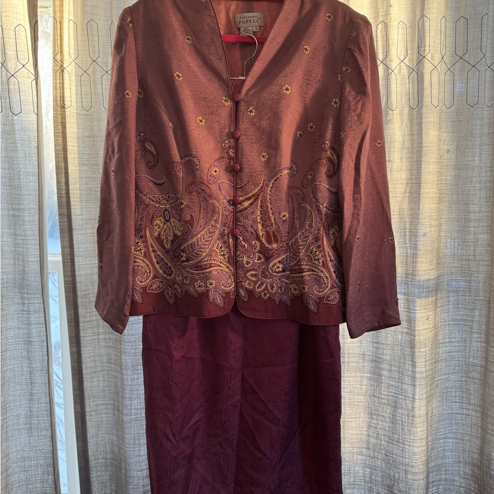 Adrianna Papell Maroon/Mauve Embroidered Skirt Set 100% Silk Lining
